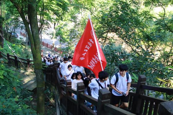 关怀常相伴 温暖迎新春