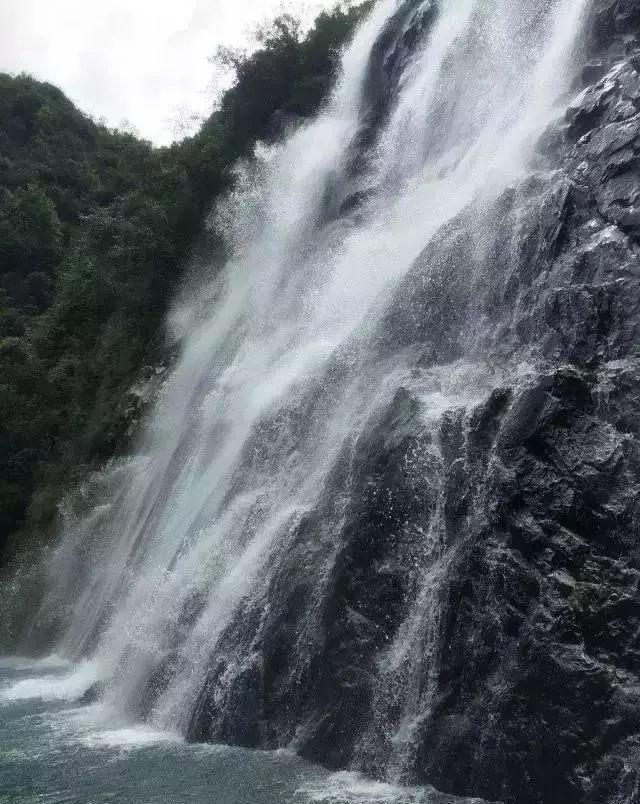 智能挂锁，蓝牙指纹箱包挂锁厂家，让旅行更加便捷、安全和舒适