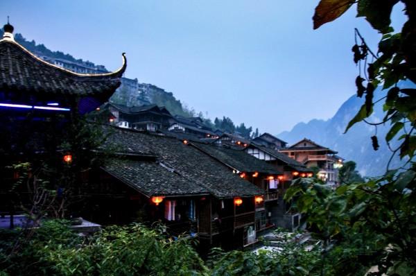 珠明山社区500余居民同吃团圆饭